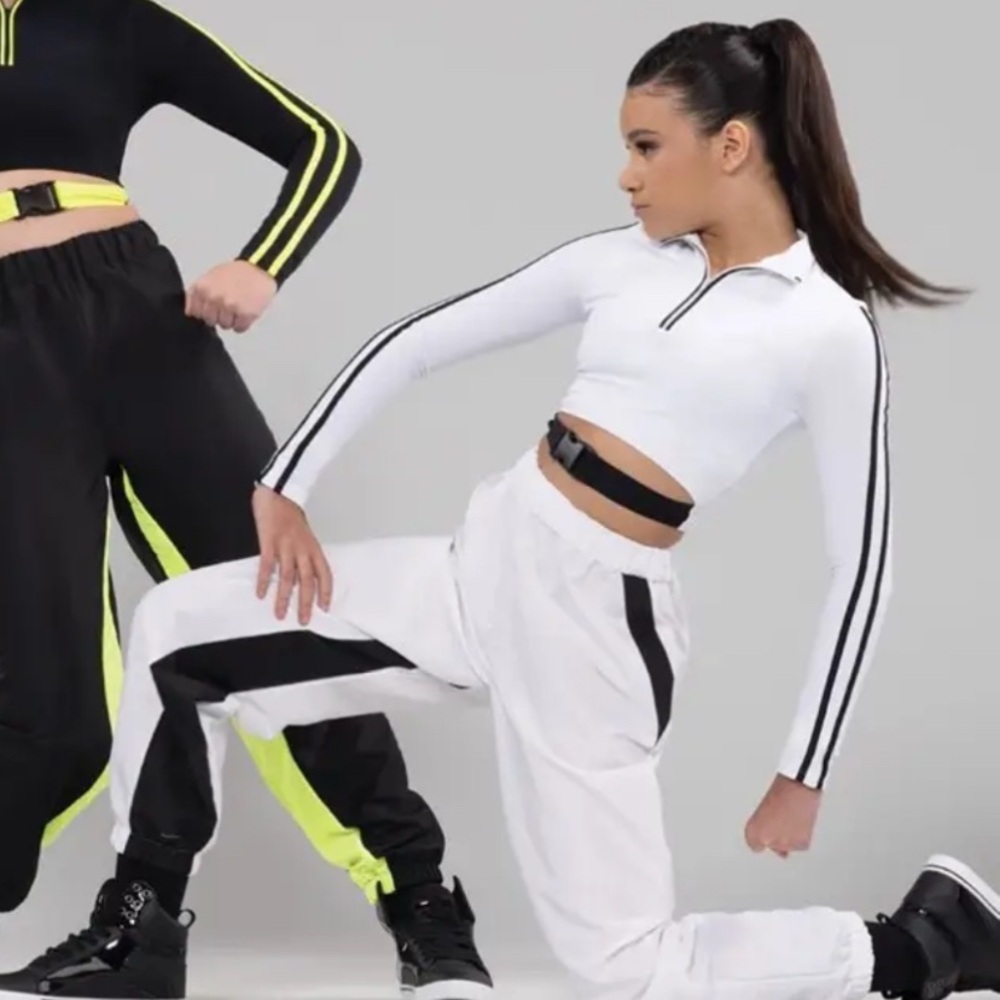 Weissman Mixify 2-Piece Set – Long Sleeve Crop Top & Contrast Joggers